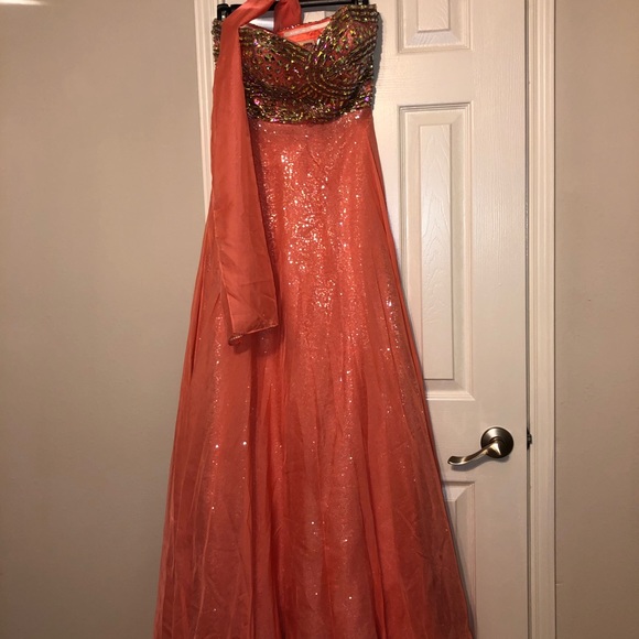 Prom - Picture 2 of 3